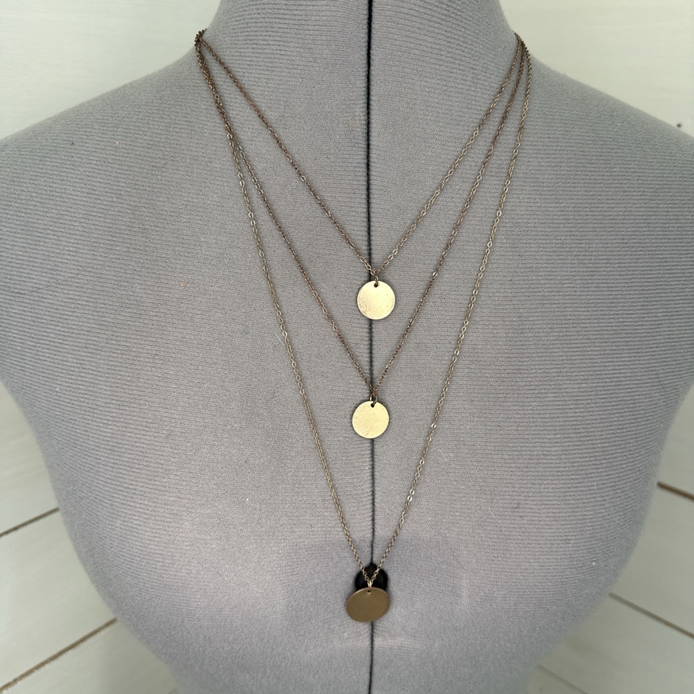 Elegant Gold Layered Necklace